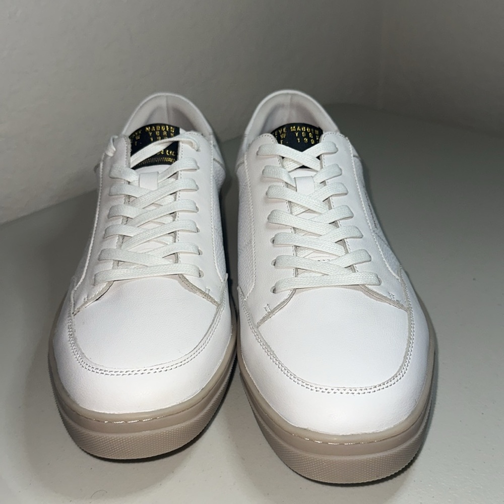 STEVE MADDEN NYAN WHITE NEW , size 13, very comfy, last one! NYAN01M1